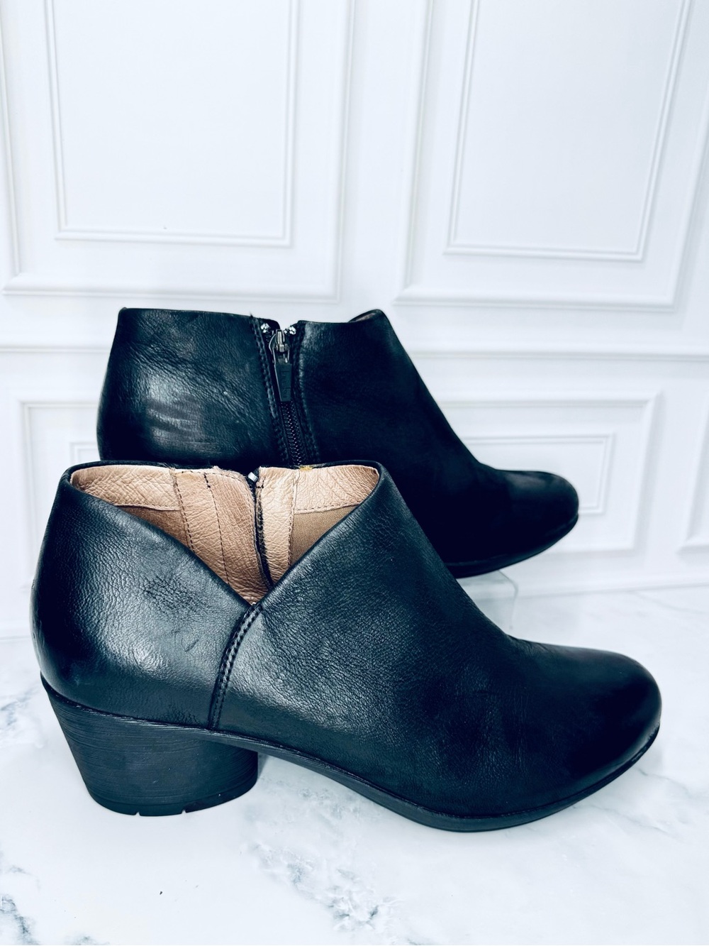 Dansko Raina Black Leather V-Cut Ankle Booties EU 40 US 9.5 FALL FAVORITE! - Picture 4 of 12